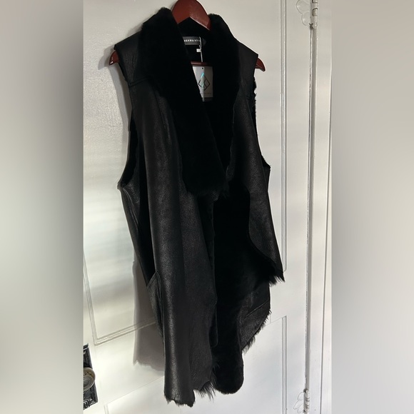 Therma Kota LINDY Reversible Shearling Vest - Picture 4 of 17